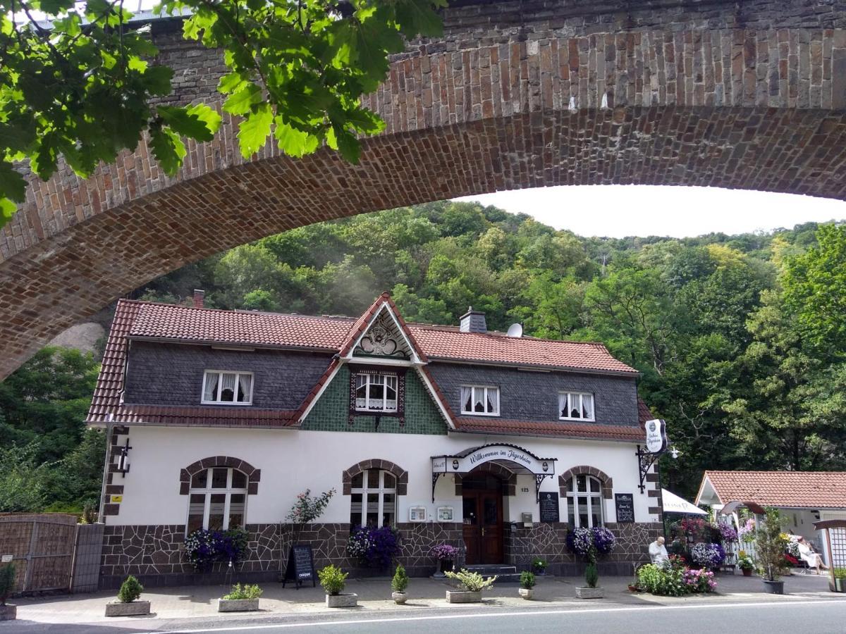 Schmoekermuehle Bed & Breakfast Андернах Екстериор снимка